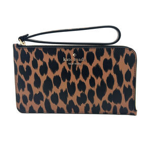 Kate Spade Lucy Medium L-Zip Wristlet in Leopard Print KE636